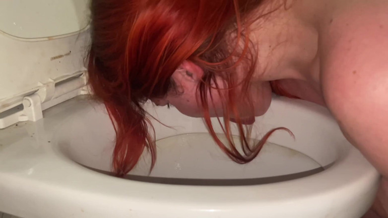 Elena917: Toilet Licking and Humping