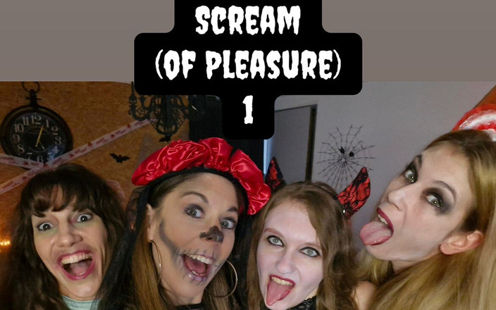 Lety Howl: 5个女同性恋者在酒吧玩万圣节狂欢，并在角色扮演中玩成人玩具