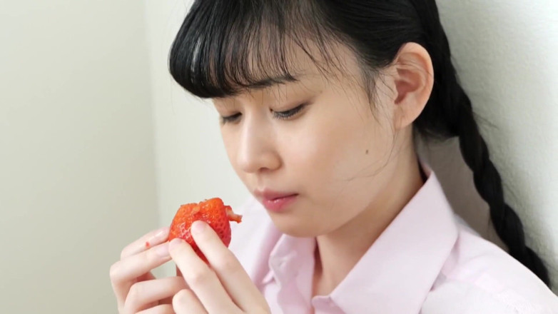 Strix: Hitomi Yoshikawa - I Will Suck It