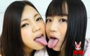 Japan Fetish Fusion: Fransız öpücüğü baştan çıkarmaları: lezbiyen dil pistonlu öpüşmede uzun dillerin şehvetli bir karşılaşması