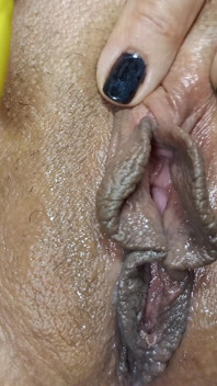 찐 오르가즘에 근접 자위하는 Ku의 엄청난 질 딜도와 피스팅