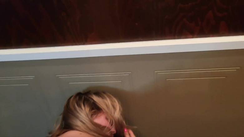 Celaena C: 熟女celaena c在午睡后热辣做爱 大奶油派