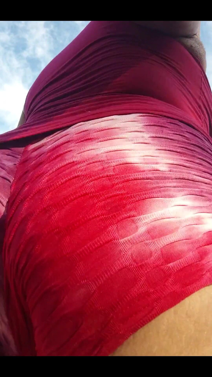 KNKY Bee: Uwielbiam te spodenki booty