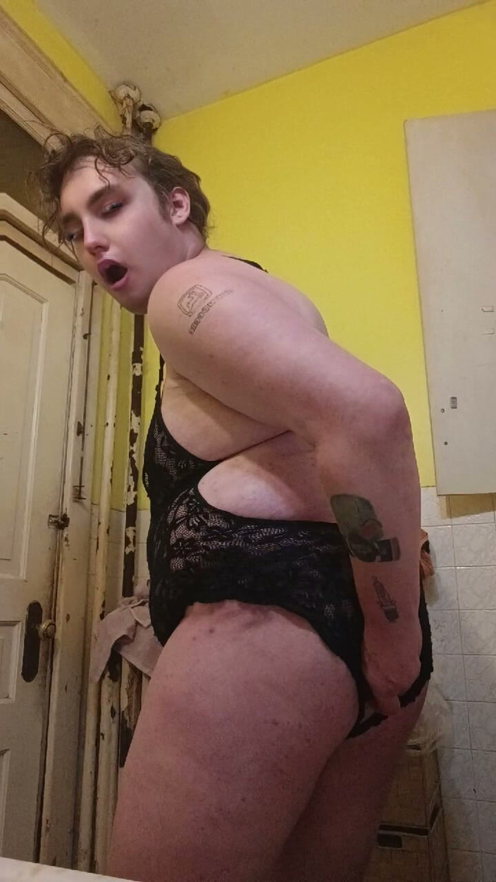 Sissy Danielle: Англійська