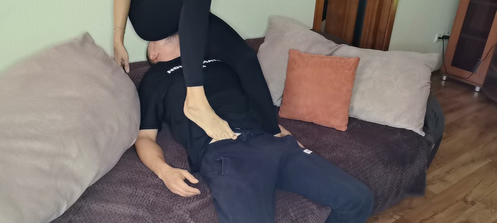 Milalika: Saya Duduk Di Wajahnya Dengan Memakai Legging.