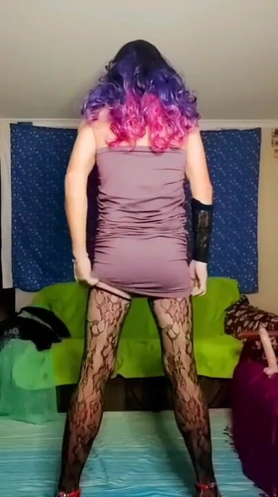 Lizzaali: Nuevos vestidos y burlas de culo