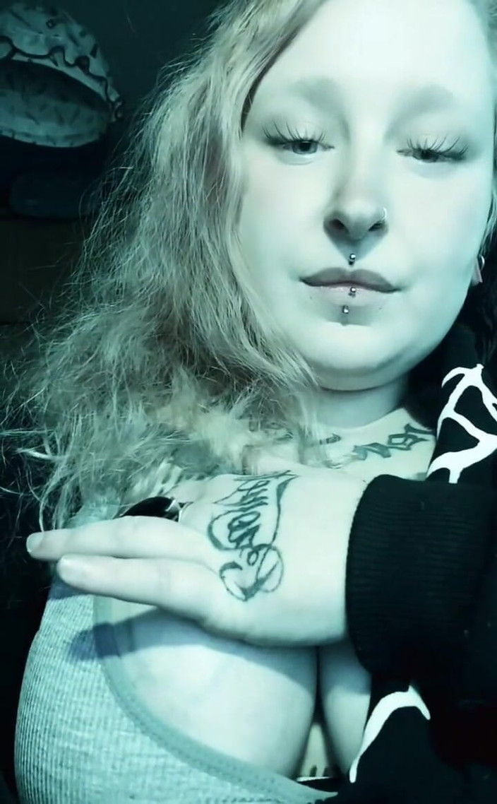 Estrella Steam: Смотри за моими красивыми большими сиськами