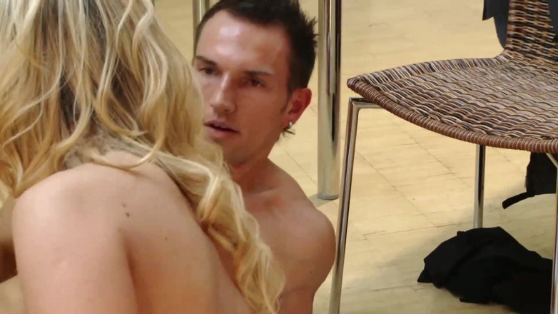 MMV TV - our best full movie: 女性を満足させる方法を知っている男性たち