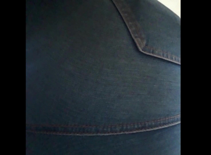 Lisacoxxx: Varování před velmi velmi hlasitými a mokrými prdy