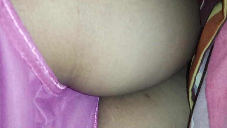 Citra: Te strecori în camera mamei vitrege, unde este parcată limuzina, relaxat