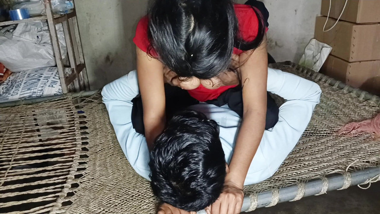 Laxmi deshi: Tajně ošukaná v domě krásné přítelkyně