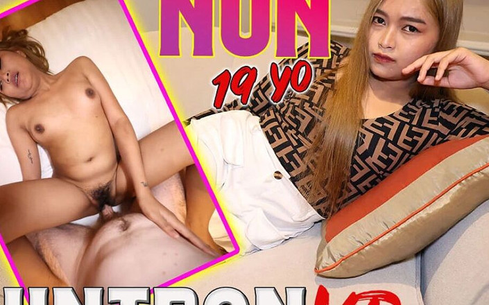 JohnTronVR: 隔壁的泰国女孩喜欢敲打游客