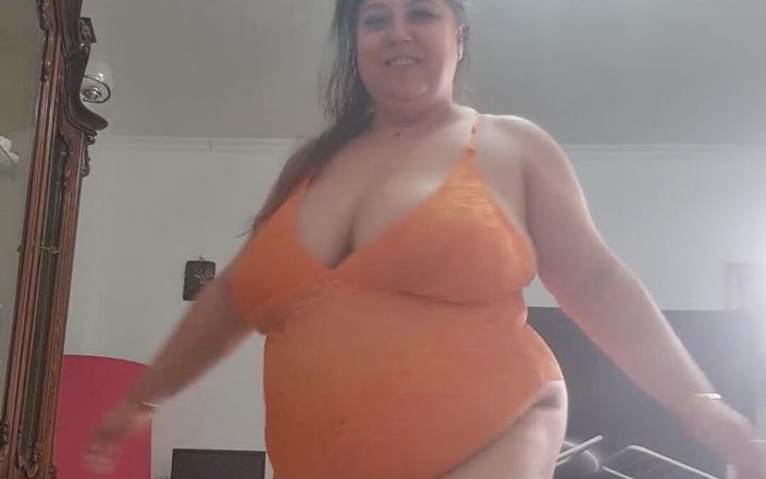 Lora BBW: How Tall I Am? You Ask I Answer!!ask Me Something...