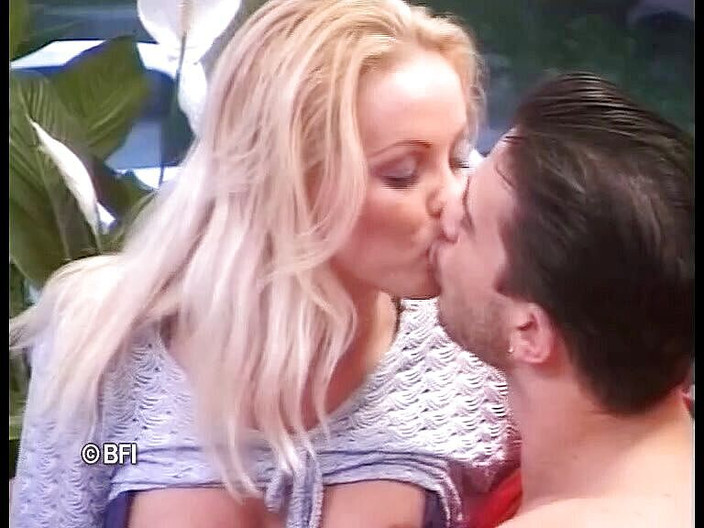 Battle of the asses and pussies: Sylvia Saint和Tera Patrick的最好