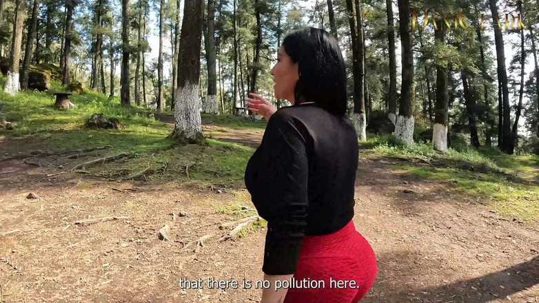 DaniClark: Трахаю мою подругу в лесу