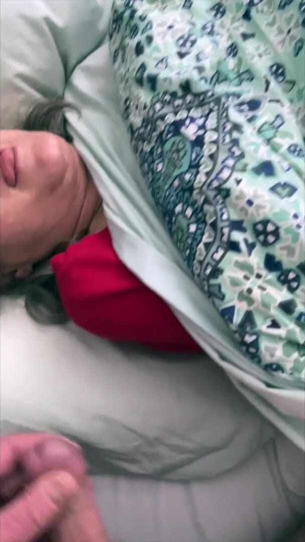 Squirting Senior: Morning Facial for the Wife
