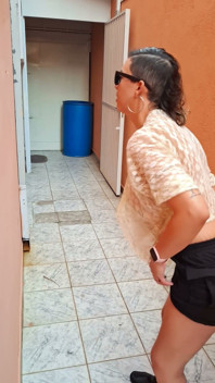 Congelar el tiempo con la chica ciega en el callejón.
