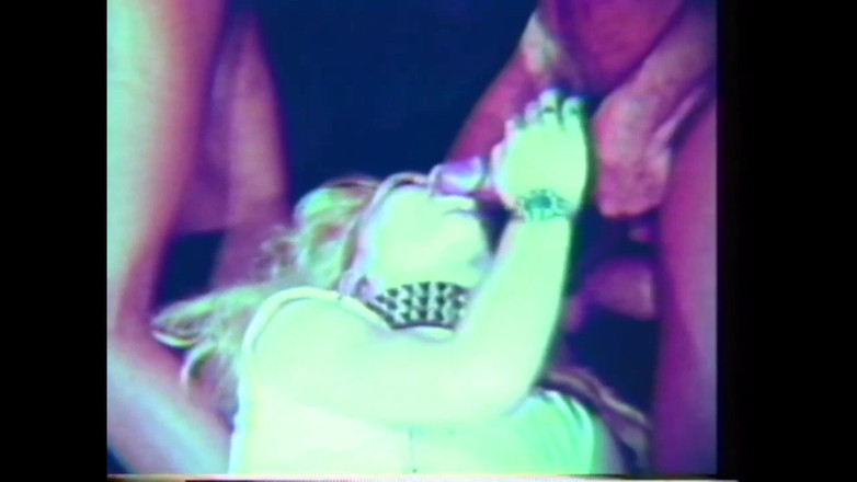 Vintage Megastore Full hd: 在派对上他们互相吸吮