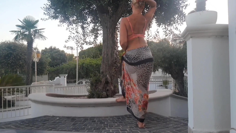 Selena701: Venkovní část denních sexuálních her Seleny