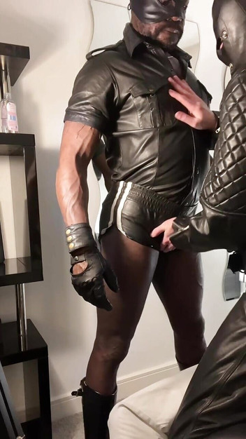 Black mature kinky muscle