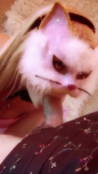 Cindy behr mèo nứng muốn có một con cu để chơi với