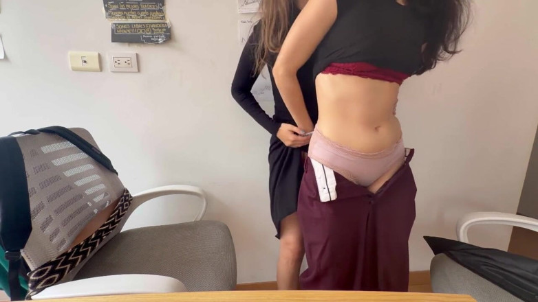 scarlettandc: Fucking My Co-worker