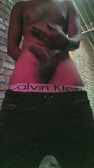 Needajob: Новий почав день, рухаючи пенісом в будинку