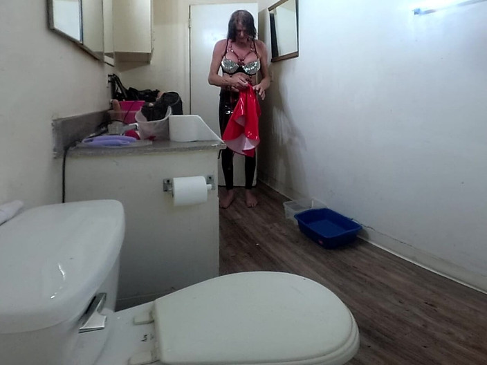 Lizzy Yum VR: Lizzy Yum agosto 2024 Vestindo-se por trás da cena pronta para...