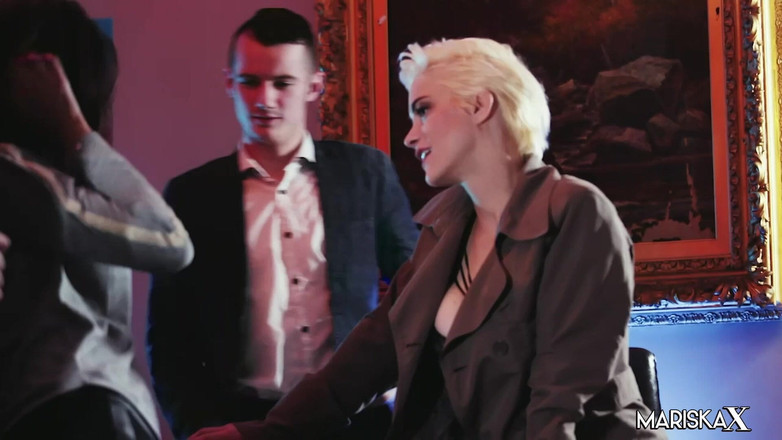 Mariska x: Mariskax mila Milan从未见过她不喜欢的鸡巴