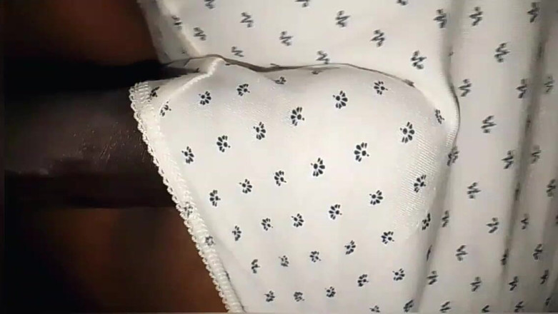 Janua294: Cuando le doy un masaje a mi esposa, ella me...