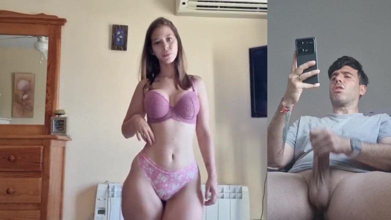 Latinascachondas: Poniendi Hard Friend's Cock