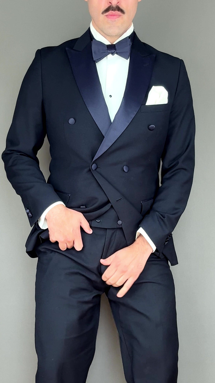 Master Shiny Shoes: 穿着燕尾服的欲望