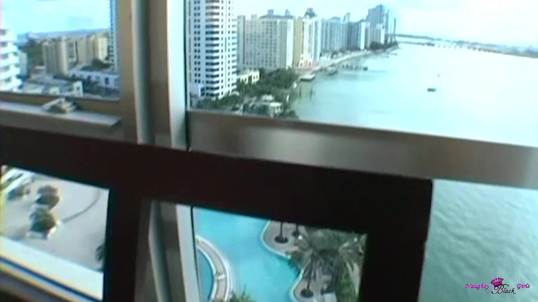 Naughty Black Girls: David dan gena bercinta dengan penuh gairah saat mereka berada...