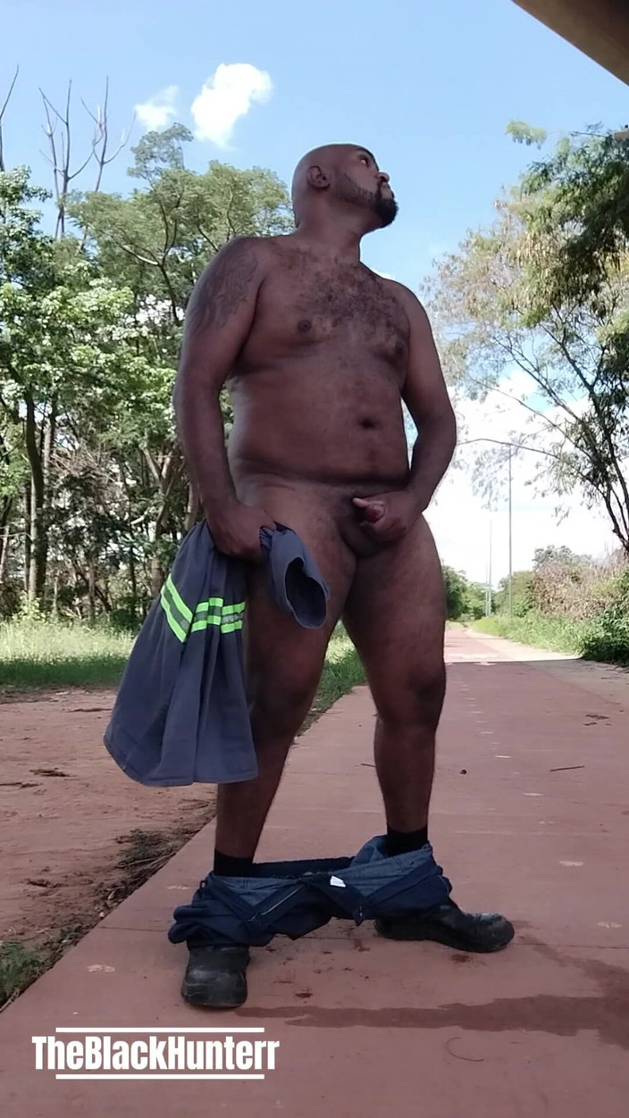 TheBlacKHunterr: na ulici a svlékání