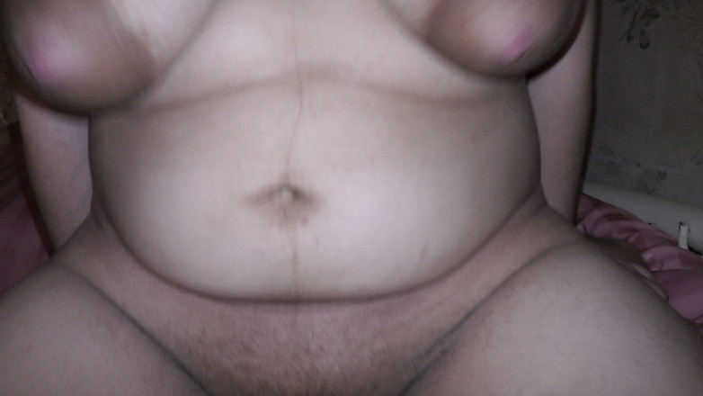 Milky Mari: 大胸部继母调教骑乘我的鸡巴，直到我在避孕套内硬射精 - Milky Mari