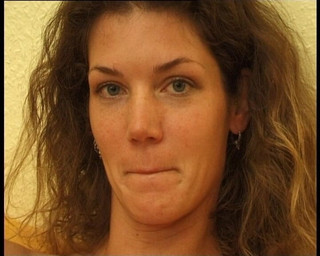 YOUR FIRST PORN: Anna prova il fisting ma... Non entra bene