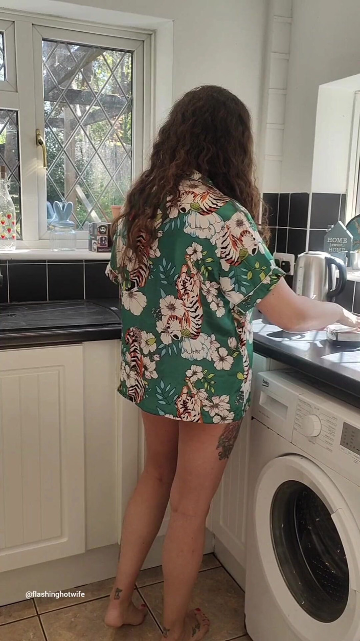 Roo Smith: The Flashing Hotwife Gets Creampied in the Kitchen