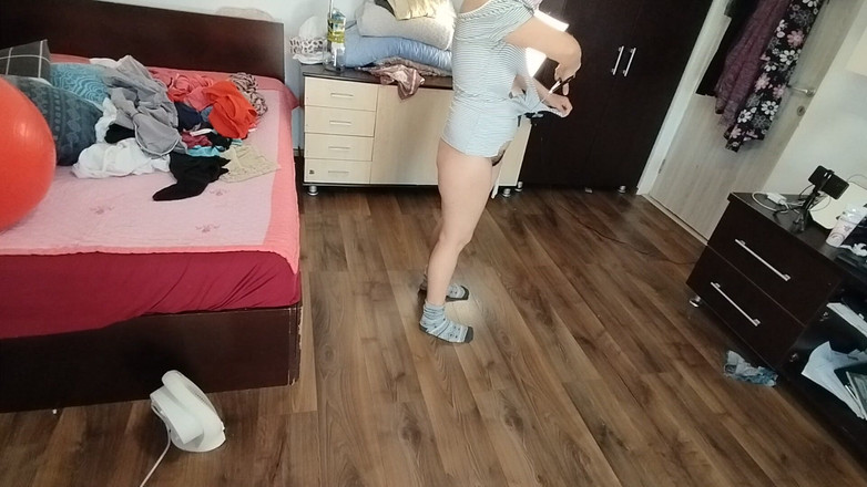 Mirsur: Сексуальная Брюнетка Занимается Обнаженными Делами По Дому