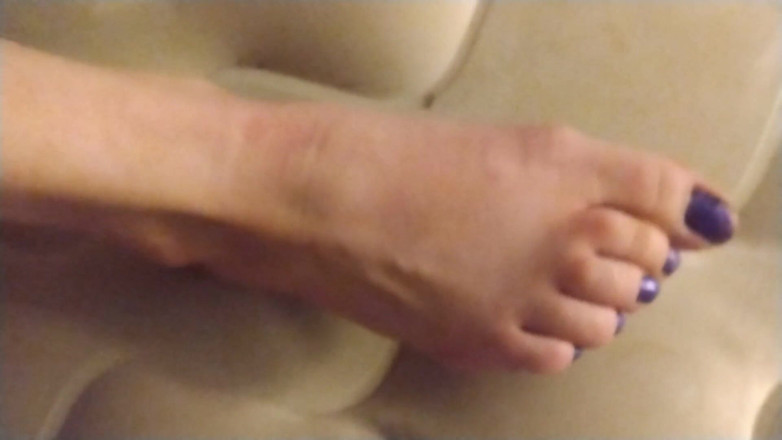 Missy Megz: Sensual sexy legs playing