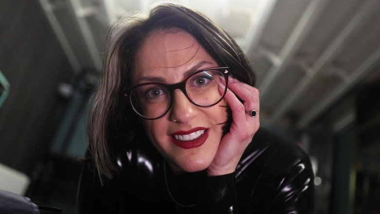 Countess diamond: スーツケース奴隷の視点 - 私のスーツケースに閉じ込められた