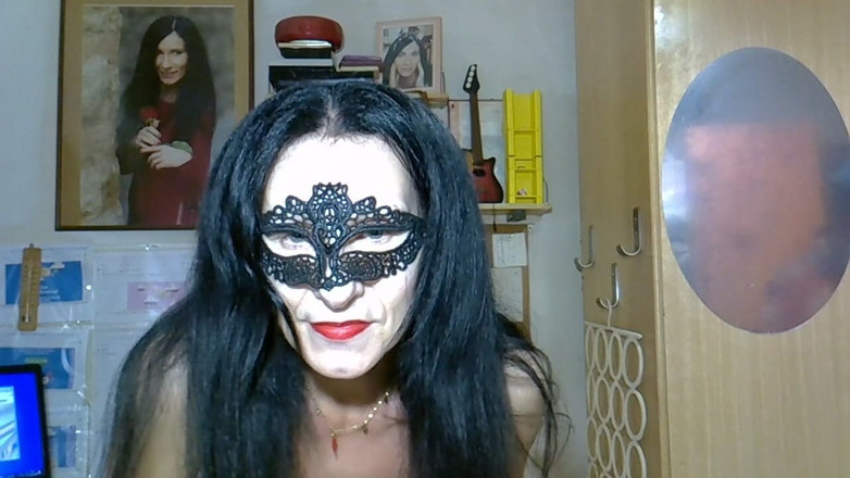 WEBREGINETTA2023: Pantymeas de pie mientras orinas