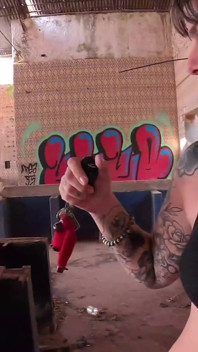 I Found an Abandoned Building on the Road and Took a Hottie with Dreadlocks to Fuck Her Right There