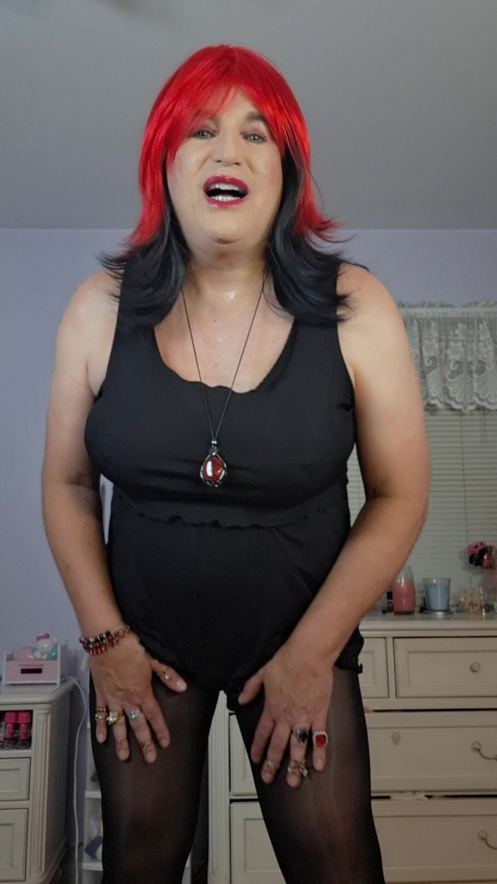 Victoria Lecherri: Going Out in Shiny Black Pantyhose!