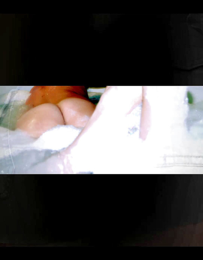 Gracie Love: Shaking my virgin ass with a little penetration for sissy...