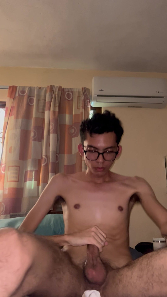 Twink cool: Трахаю презерватив и богатую сперму