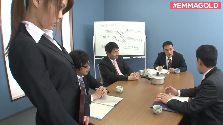 Emma Gold: Young japanese secretary gets fucked