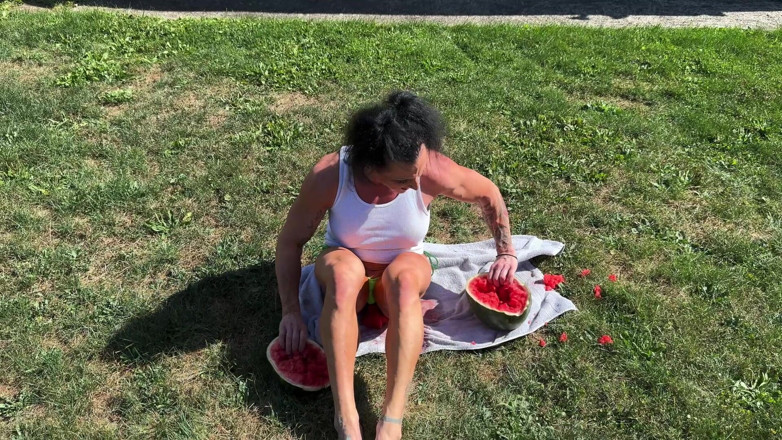 Kandylegsxxx: Mięśni MILF Kandys Arbuz Miażdż dominacji