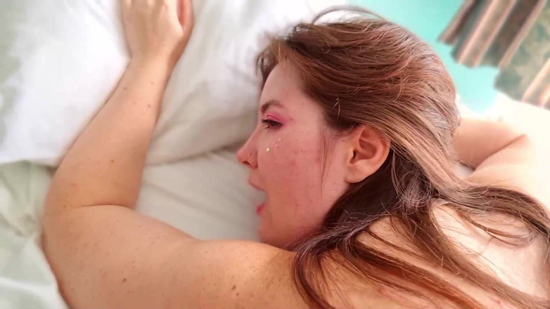 Waldemaria: 完美身材的亚洲红发女郎被狠- 第一人称视角 - Waldemaria