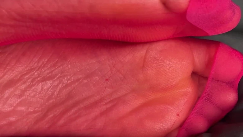 Pink Foxx: Pink Foxx Removes Pink Nylons