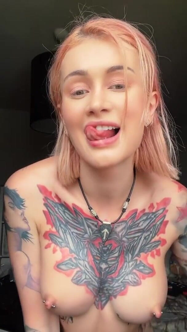 Flame Jade: Teasing and stripping for you